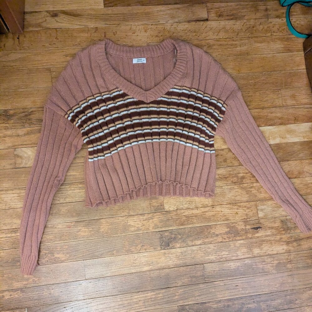 Pink v-neck crewneck sweater